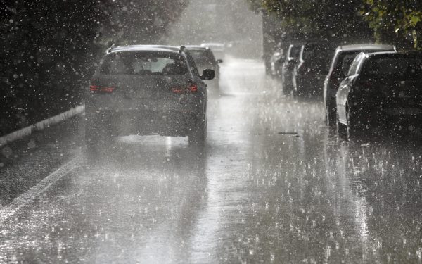 Avertizare: Ploi și grindină mare lovesc ESTUL și NORDUL Bucureștiului