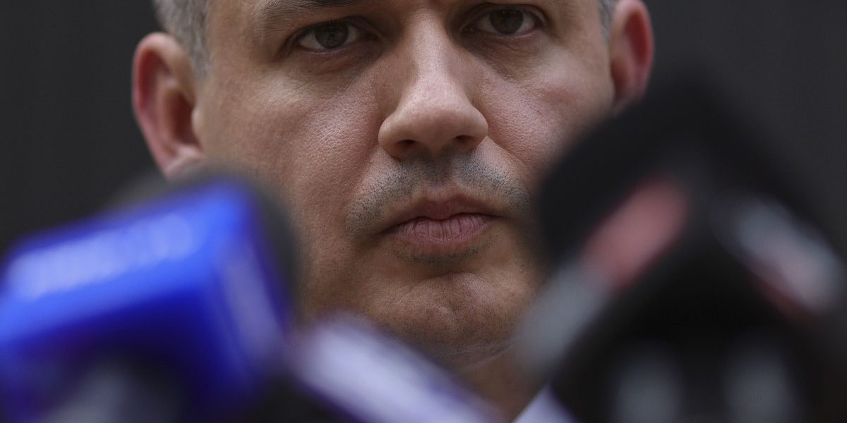 Tomac forțează mâna Parlamentului pentru Guvern
