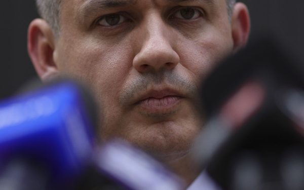 Tomac forțează mâna Parlamentului pentru Guvern