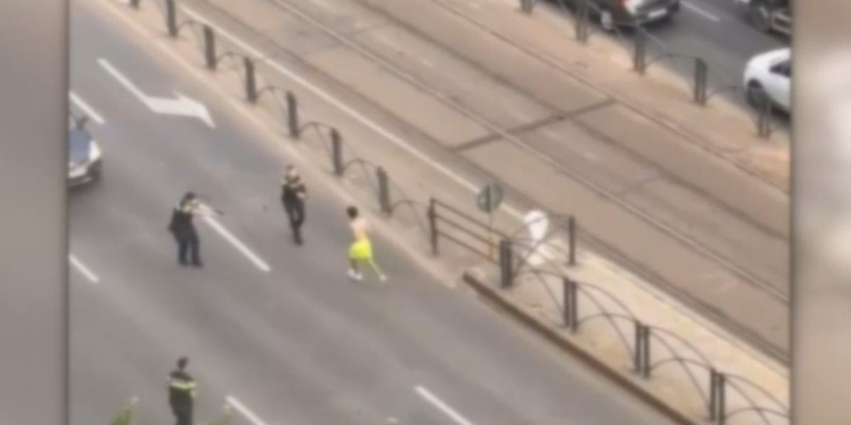 Focuri pe stradă-n București, după un atac sângeros