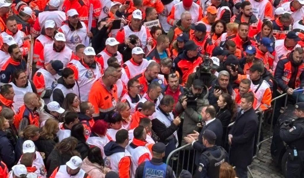Ambulanțe în stradă: cel mai mare protest din istoria lor