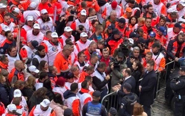 Ambulanțe în stradă: cel mai mare protest din istoria lor