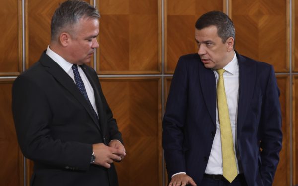 PSD, divizat. Lider PNL, discuții cu Grindeanu la Vila Lac