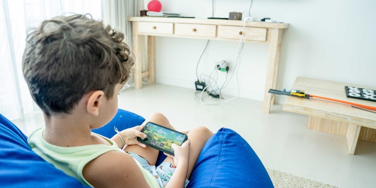 Alexa, ChatGPT perturbă adaptarea limbajului la copii