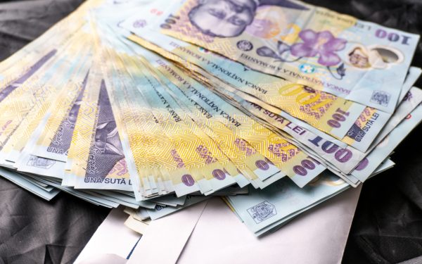 Bolojan: Salarii mai mari la Energie, doar cu ținte PNRR atinse