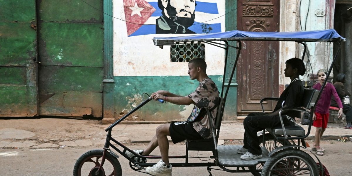 Cuba: Havana acuză SUA de „explozie socială”, foamete sau război