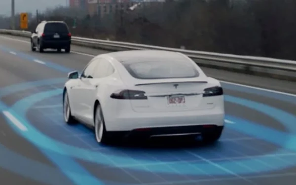 Tesla, ACUZATĂ că a mințit despre Autopilot în Europa