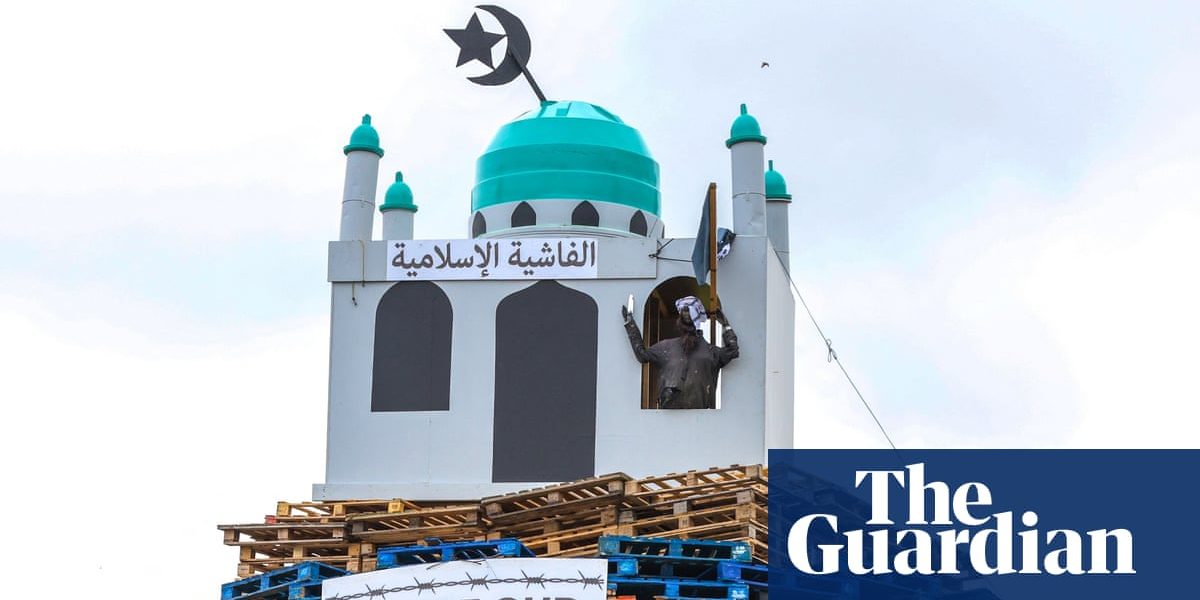 Arderea unei efigii de moschee, atac „vile” în Irlanda de Nord