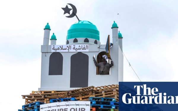 Arderea unei efigii de moschee, atac „vile” în Irlanda de Nord
