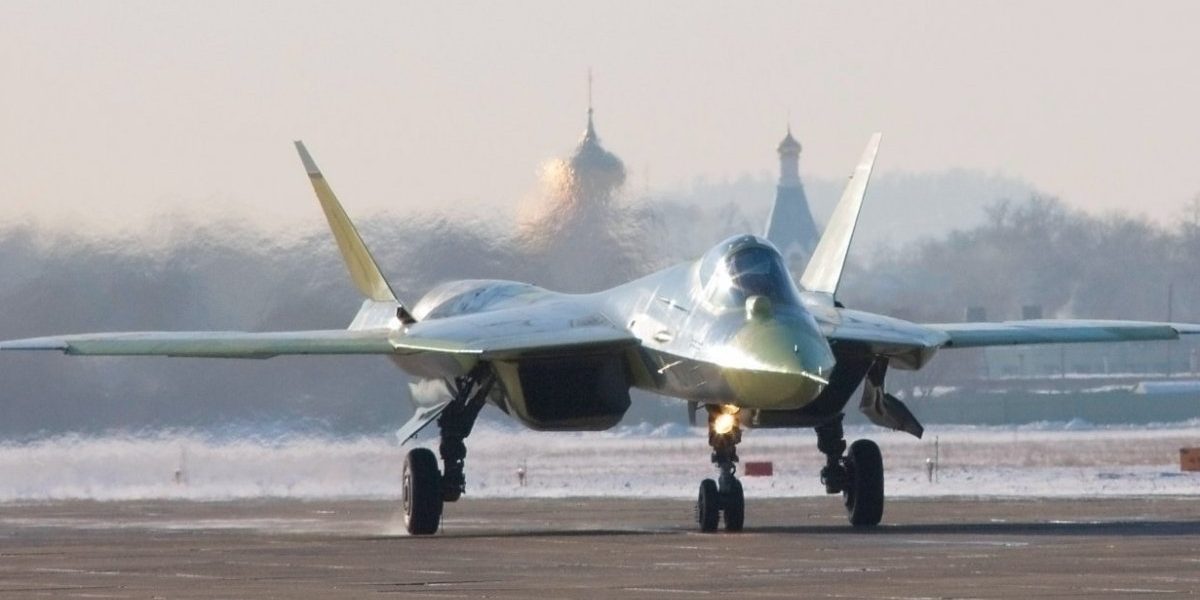 Su-57, la Omsk, apără rafinăria, dar este lovit