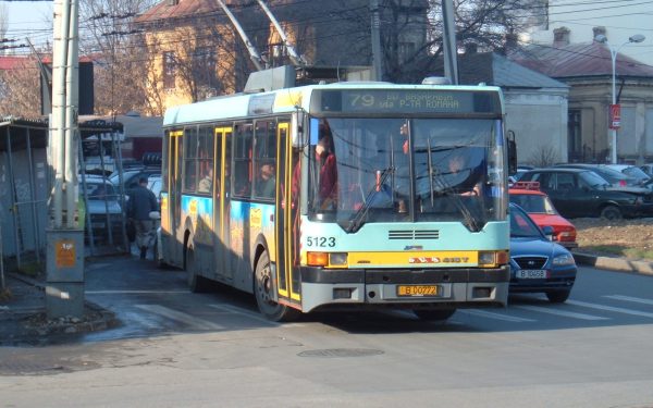 Linia 79, traseu nou de luni, restricții la Foișorul de Foc