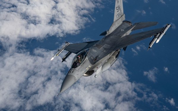 Ucraina doboară avion rus cu F-16: Premiera, confirmată de general american