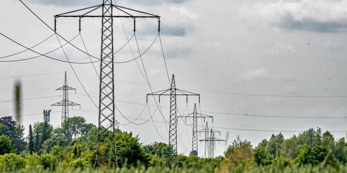 Comisia dă lovitura: electricitate mai ieftină, 100 miliarde pentru industrie