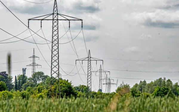 Comisia dă lovitura: electricitate mai ieftină, 100 miliarde pentru industrie