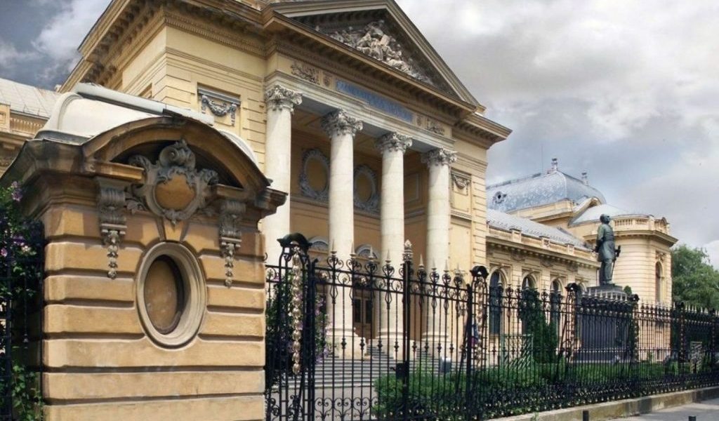 UMF Carol Davila: 2.006 locuri la Medicină, concurență mare