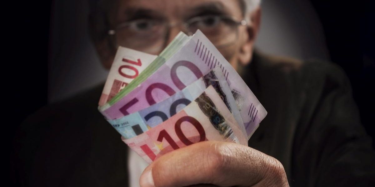 Milionar, răzbunare crudă: A cerut înapoi 1 milion de euro de la nepot