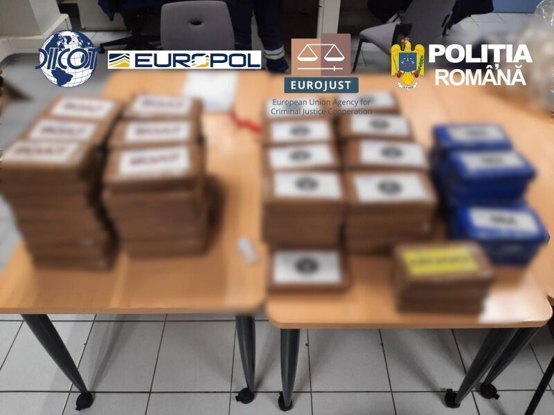 Poliția a găsit AUR, argint și ceas de lux la traficanții de droguri