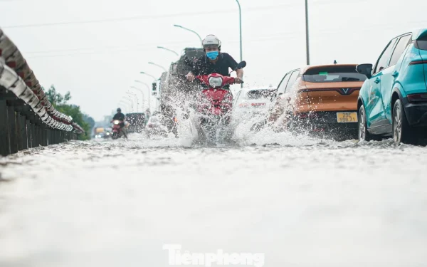 Ploi torențiale în Vietnam de Ziua Națională
