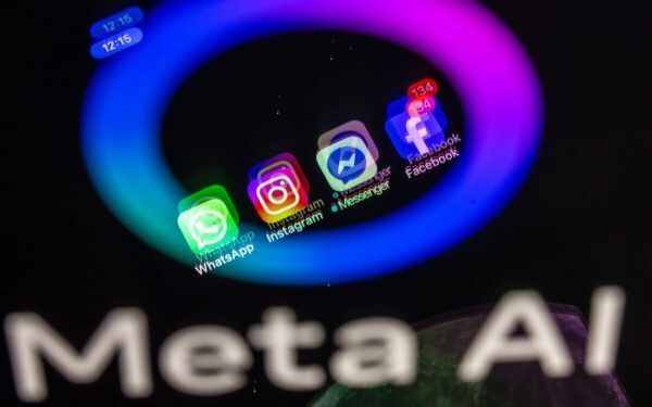 Meta: Două ore ecran, pauză obligatorie noaptea
