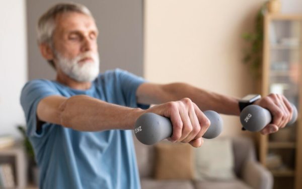 Tensiune arterială mare? Patru exerciții simple acasă