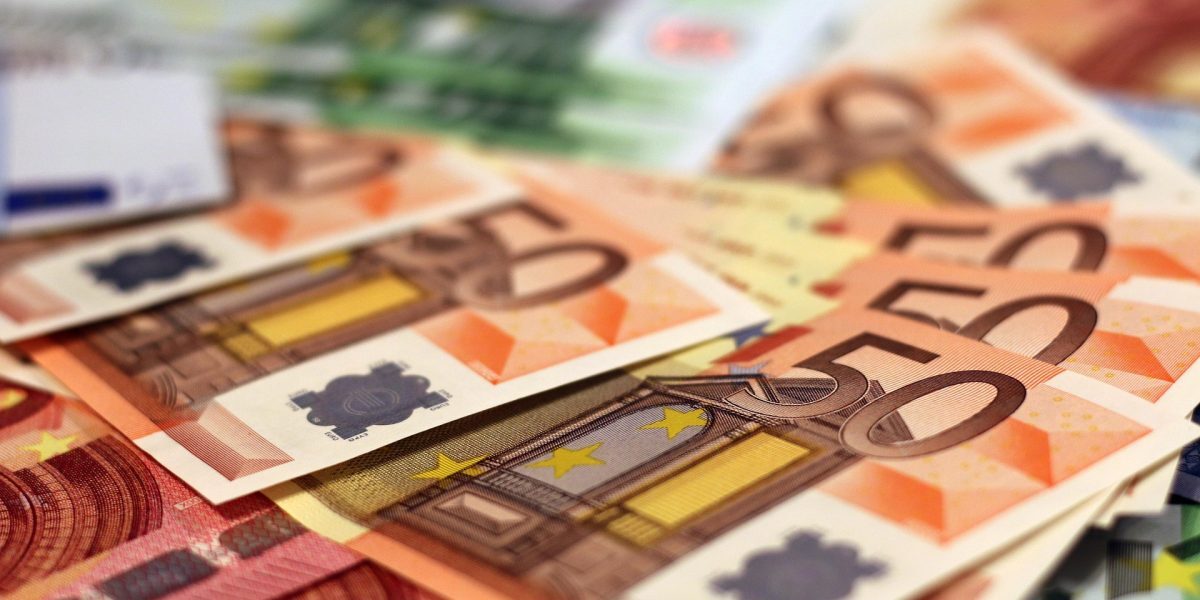 Pensie de 32.800 euro furată: româncă, trasă la răspundere după Maroc