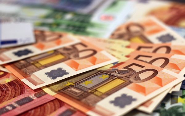 Pensie de 32.800 euro furată: româncă, trasă la răspundere după Maroc