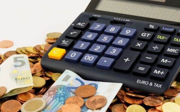Euro-ul depășește 5,25 lei pe piața valutară