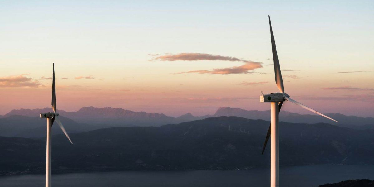 Trump plătește 1,2 miliarde $ unei firme germane pentru a opri eolienele americane