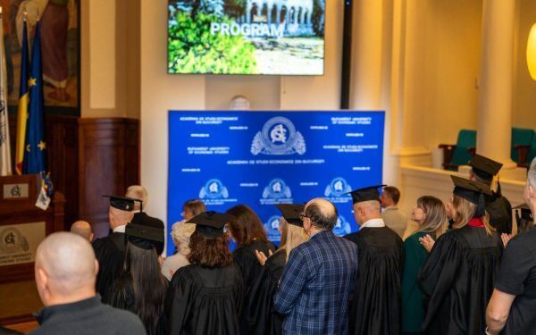 România: 1 din 3 joburi va cere studii superioare în 2035