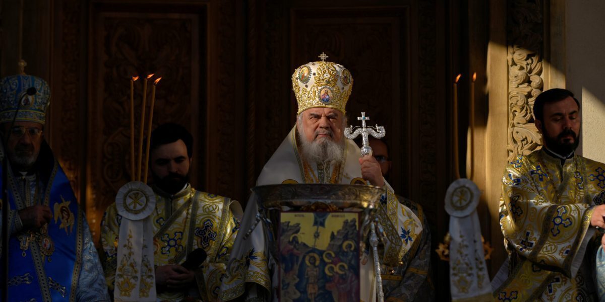 Patriarhul Daniel apără religia în școli: „Ea hrănește sufletul”