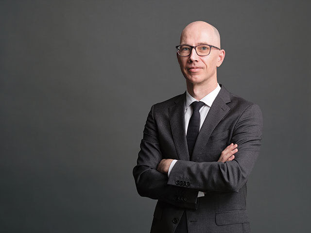 Nemes (Roland Berger): Criza fondurilor de investiții: Politic, economic, geopolitic