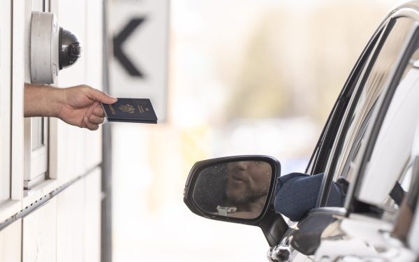România închide granița: Nu mai scapi ieftin cu țigări din Bulgaria