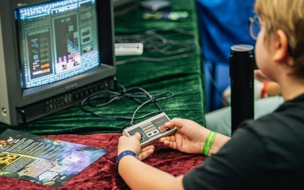Gamingul: Femeile intră masiv, dar industria ignoră o problemă cheie