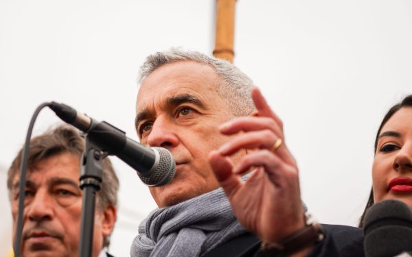 GEORGESCU ARESTEAZĂ GLOBALISTII: SE TEM DE ROMÂNII UNITI
