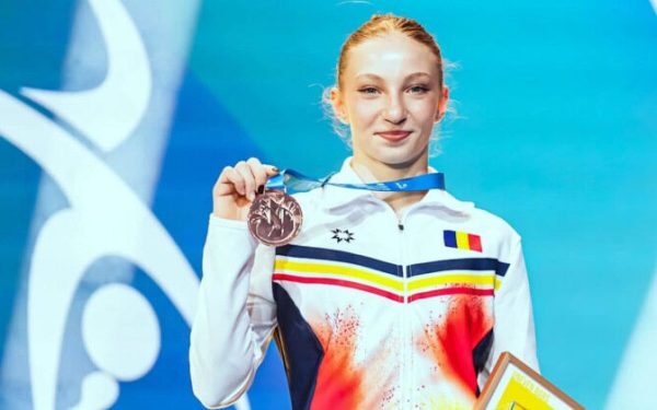 Parlament: Bani pentru Ana Maria Bărbosu, gimnasta campioană