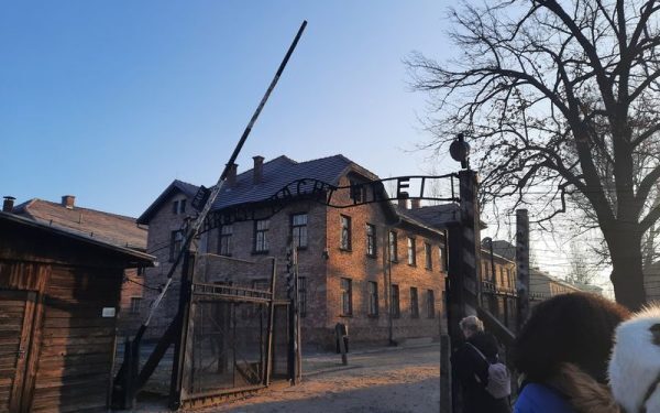 Lider extremist polonez, acuzat după ce a numit false camerele de gazare Auschwitz