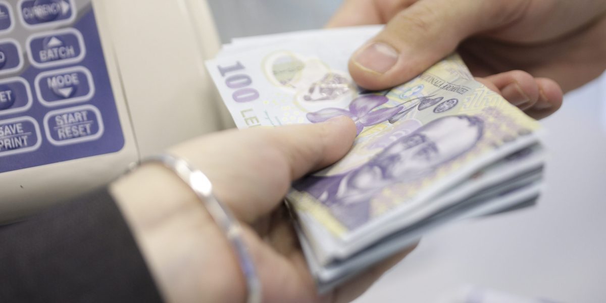 Fostă directoare de la Electrica Serv, judecată pentru 4,5 milioane lei delapidați