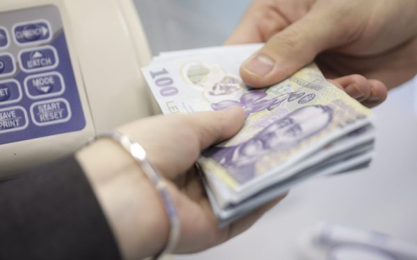 Fostă directoare de la Electrica Serv, judecată pentru 4,5 milioane lei delapidați