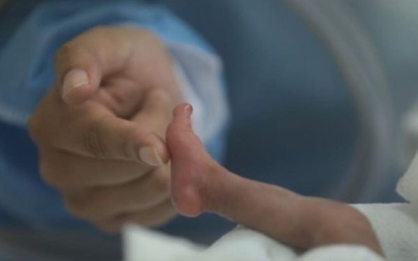 Bebeluși intoxicați cu nitriți: DSP atrage atenția asupra pericolelor apei din fântâni