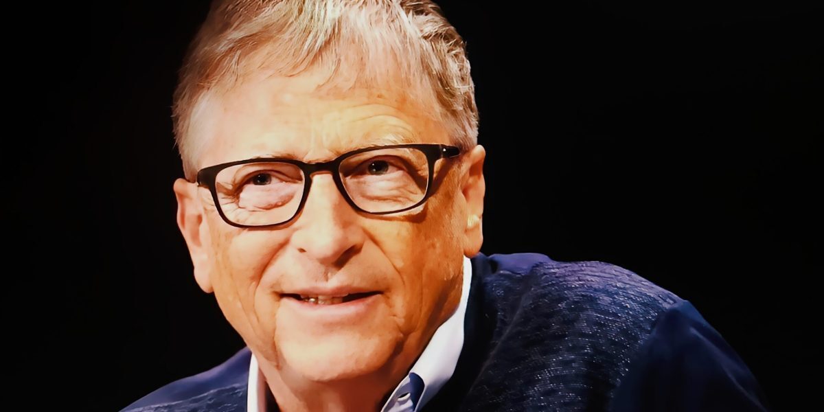 Gates vrea locuri de muncă pentru oameni, nu roboți