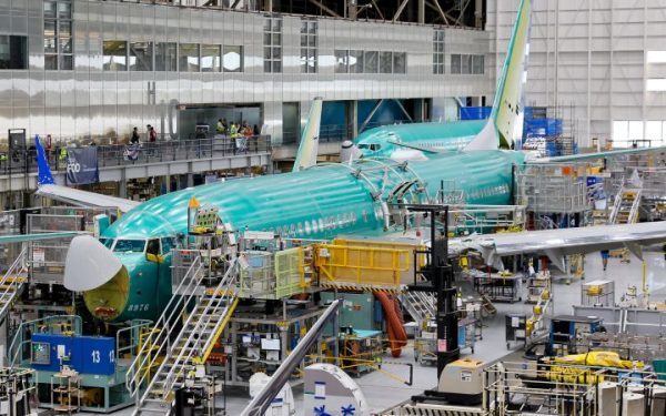 Controale la sute de avioane 737 MAX pentru fisuri
