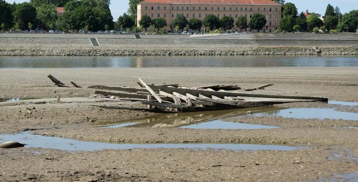 Dunărea în degringoladă: scade la 1.400 mc/s, sub media lunii septembrie