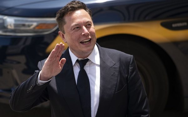 Facturi uriașe la supercomputerul lui Musk. Constructorul cere sute de milioane