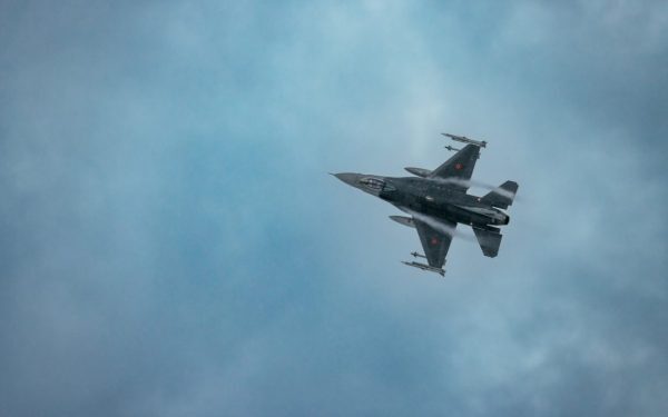 Avion F-16 prăbușit în Turcia. Pilotul, salvat