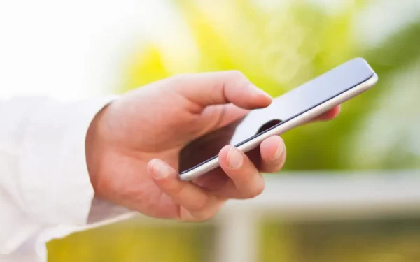 Telefon personal pentru muncă: Obligat sau nu