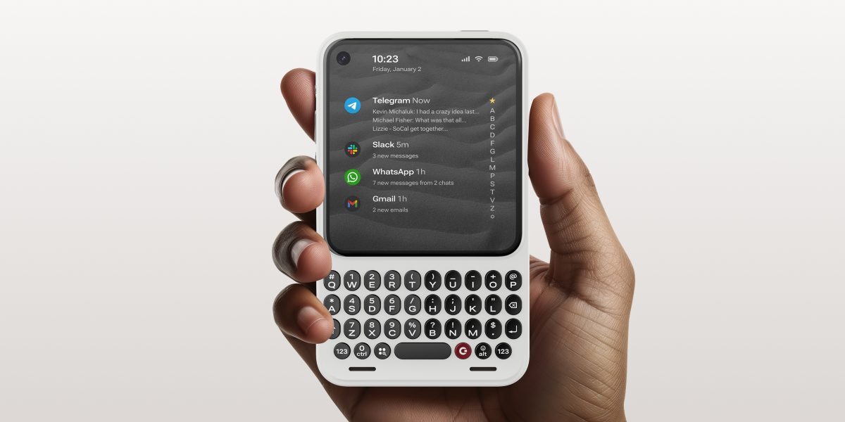 Telefon clasic, fani iPhone. Jumătate cumpără Apple