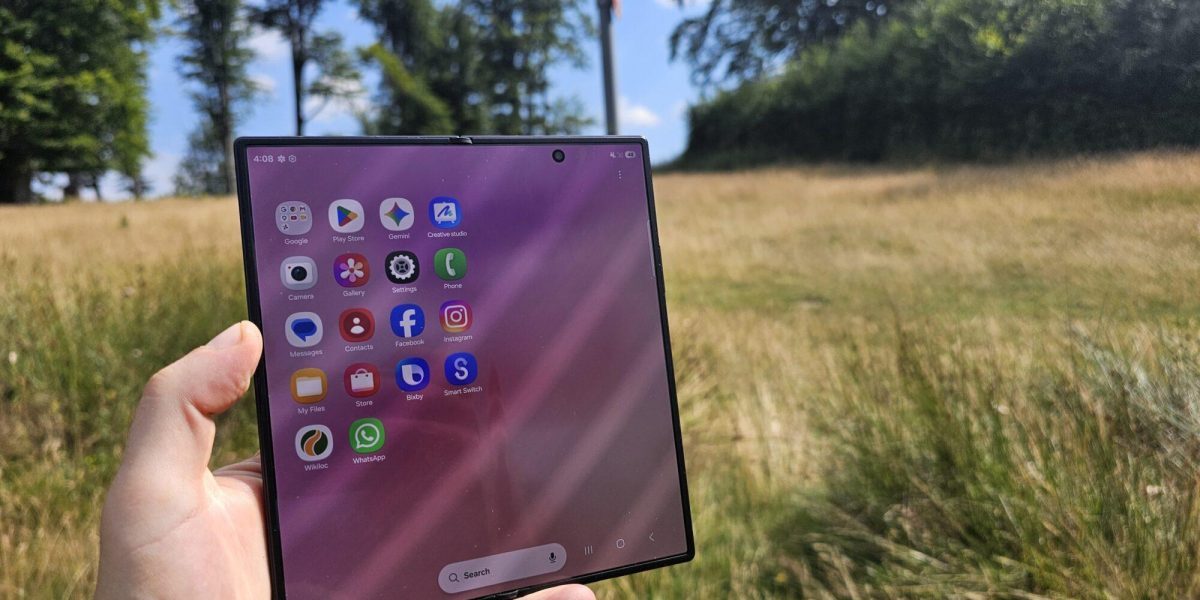 Samsung Z Fold8 Ultra, pe Via Transilvanica: un test „sălbatic”
