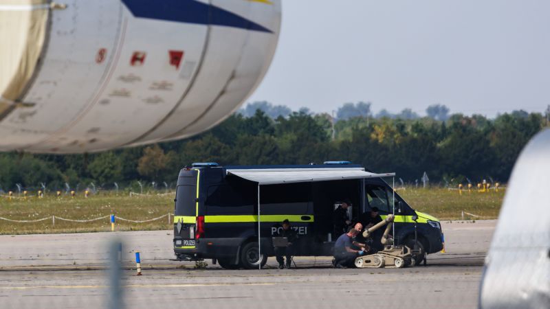 Germania, alarmată: Drone cu explozibil, amenințare nouă la aeroporturi
