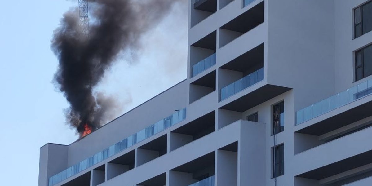 Incendiu puternic în București, aproape de Dedeman Ghencea