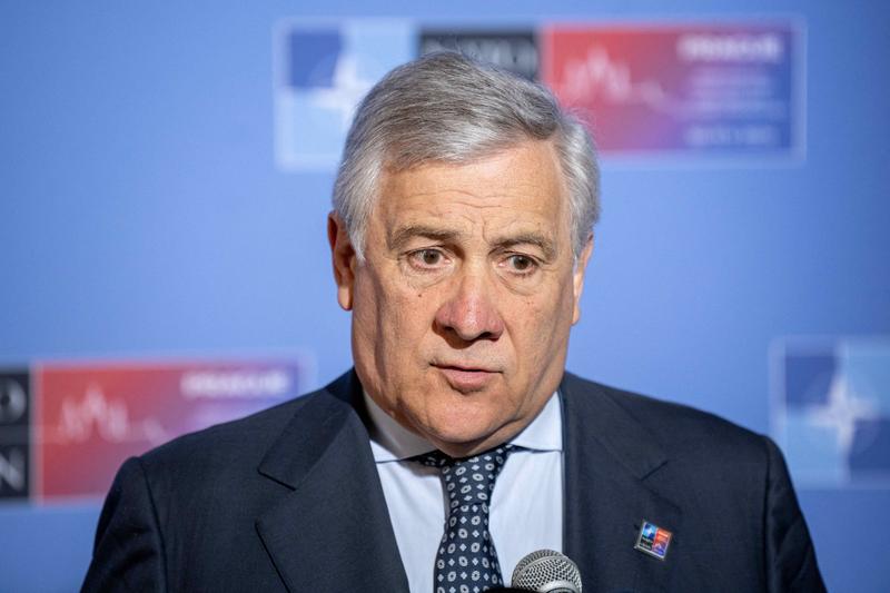 Italia, revoltată: Spania acționează „inacceptabil” în criză